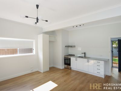 3 / 8 Rennison Street, Horsham