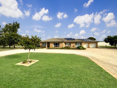 8 School Road, Forbes