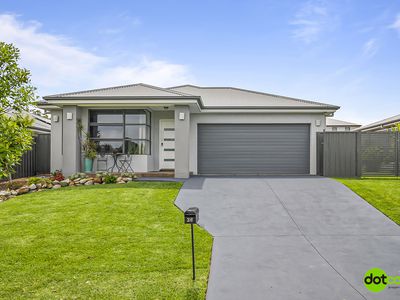 36 Lawrence Avenue, Wyee