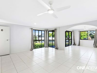 6 / 6 Dayman Street, Urangan