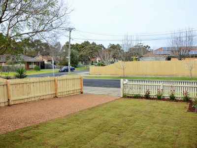 4 Bond Street, Hadfield