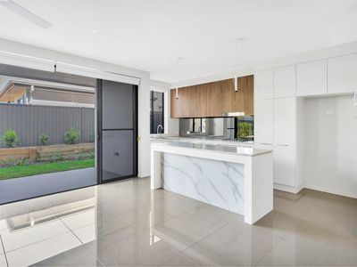 5 / 37 Sickle Avenue, Hope Island