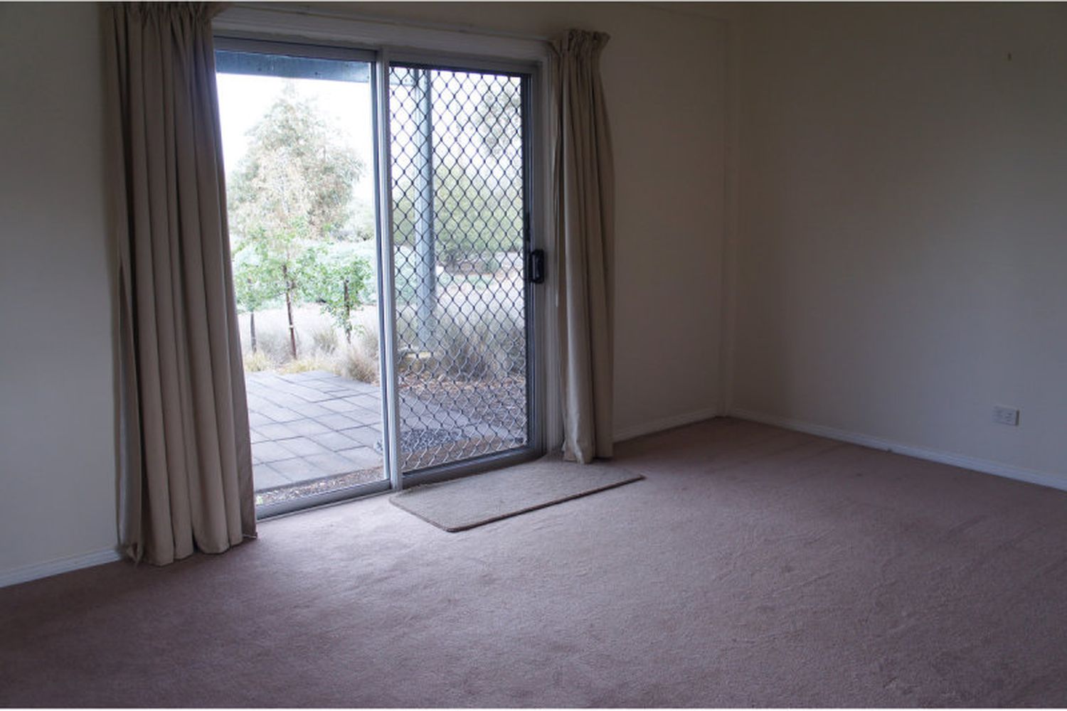 60 Andrews Road, Riverside