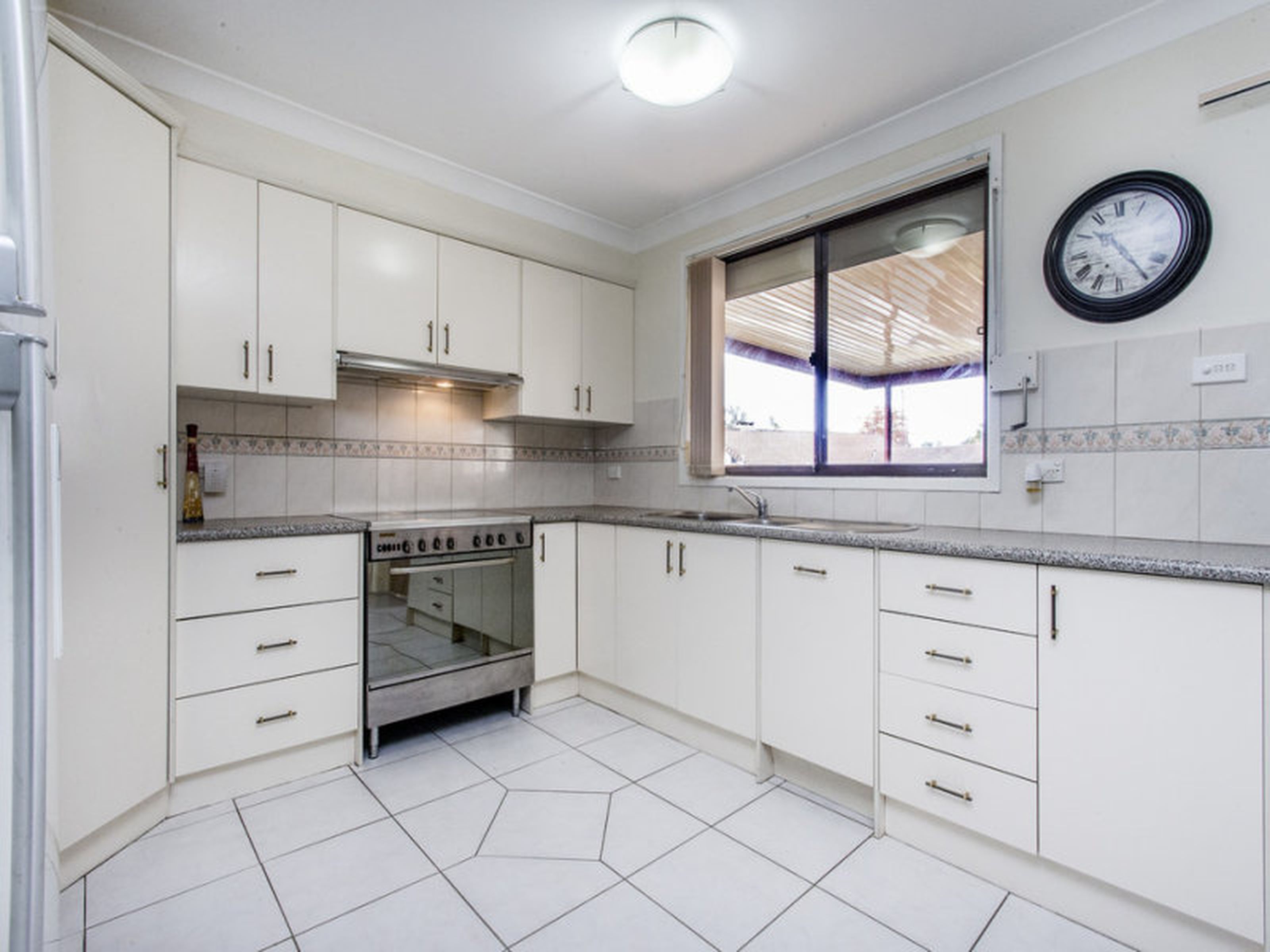39 Oag Crescent, KINGSWOOD