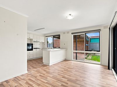 2 King Avenue, Sale