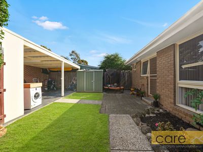 1 / 2 Evelyne Avenue, Cranbourne