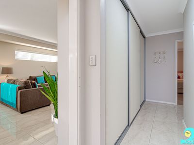 9 Topmast Brace, Alkimos