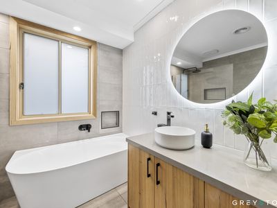 6 Helen Court, Melton West