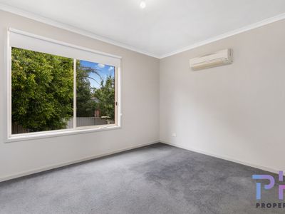 1 / 30B Regency Place, Kennington