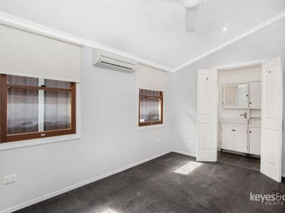 22 North Street, West End