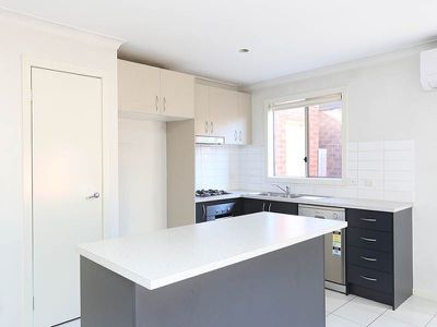 7 Fatham Drive, Wyndham Vale