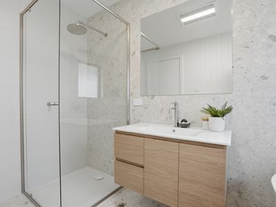 2 / 5 Bond Street, Kings Meadows