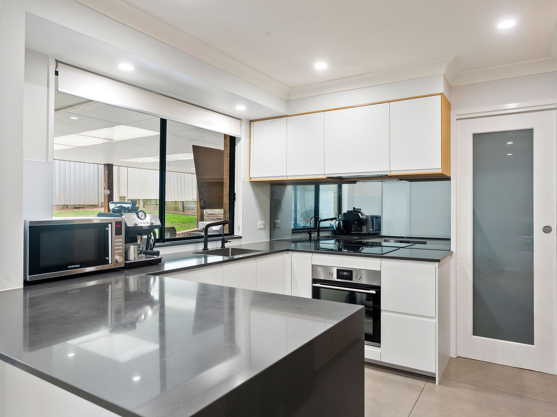 6 Ashbury Avenue, Horsley