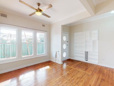 2 CORBETT AVENUE, Dubbo