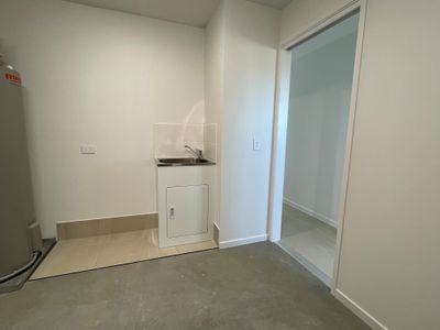 12 Birksgate Crescent, Banya