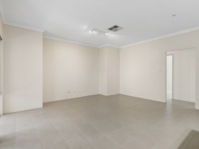 33 Januk Turn, South Guildford