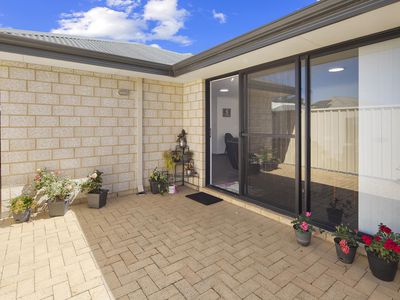 9 Kupu Gate, Success