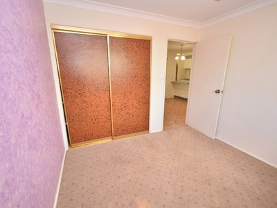 5 Ebelina Crescent, Parkes