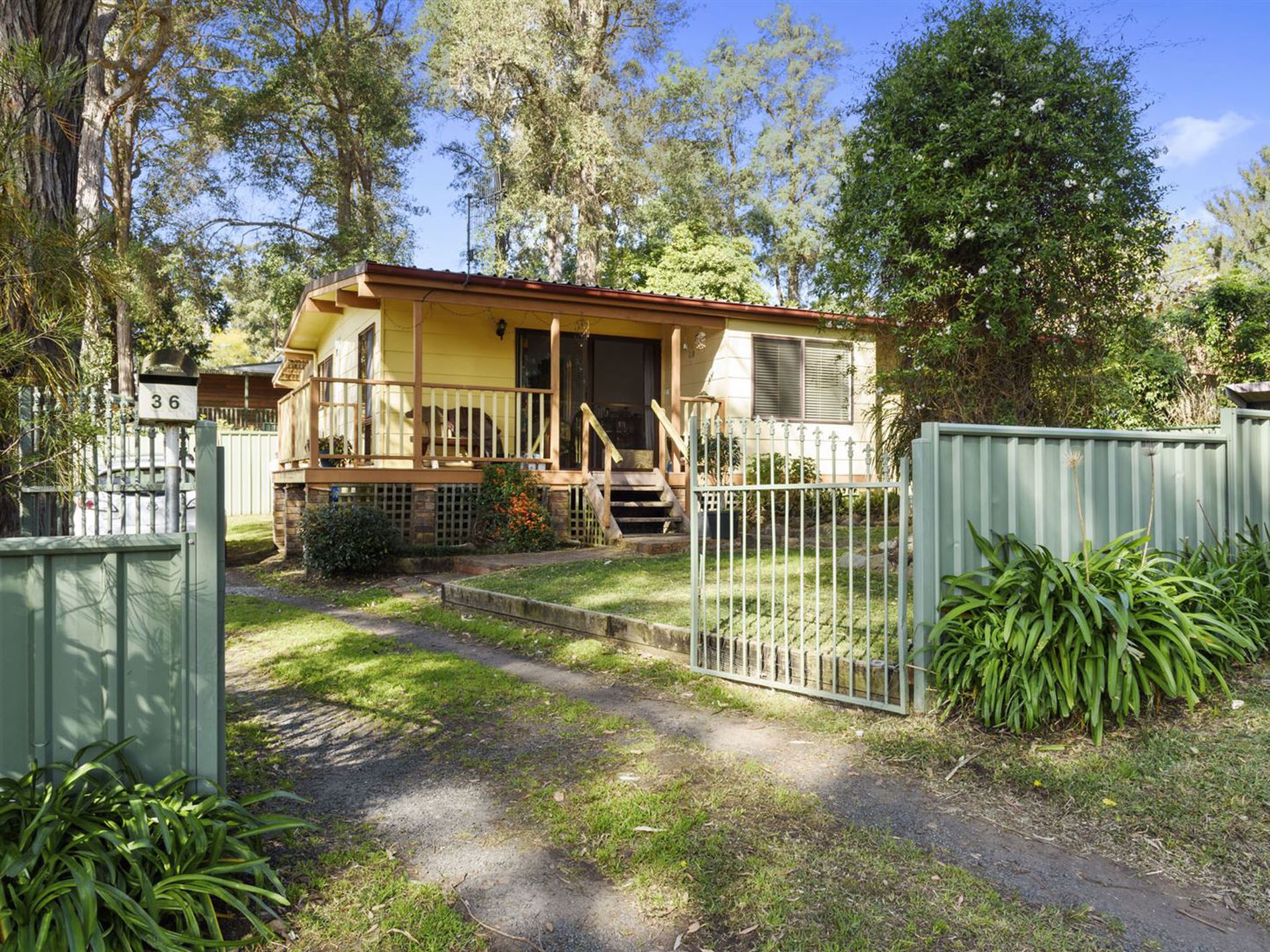 36 Alma Avenue, Fishermans Paradise