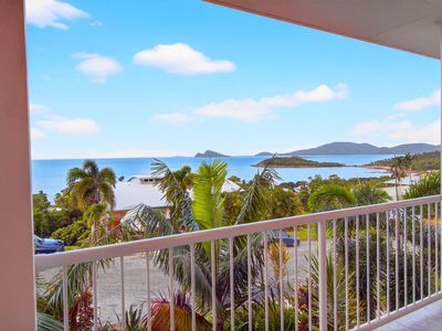 8 Blackcurrant Drive, Hideaway Bay