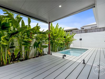 16 Aurora Crescent, Glass House Mountains