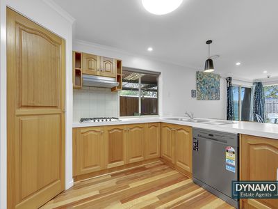 30 Simmonds Place, Roxburgh Park