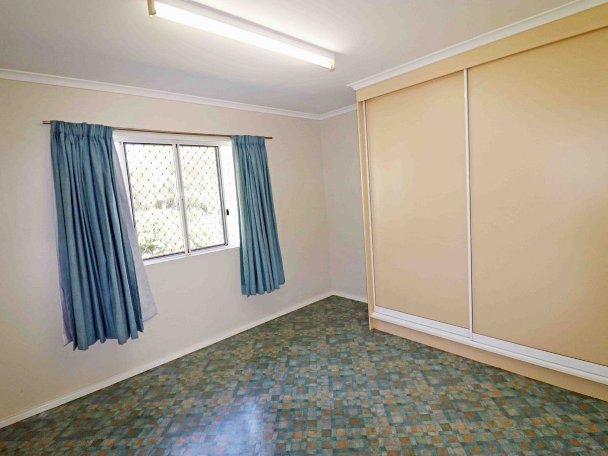 1 Paula Close, Atherton