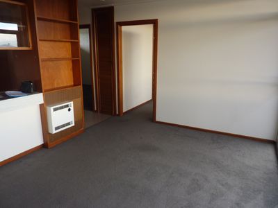 6 / 3 East Court, Newcomb