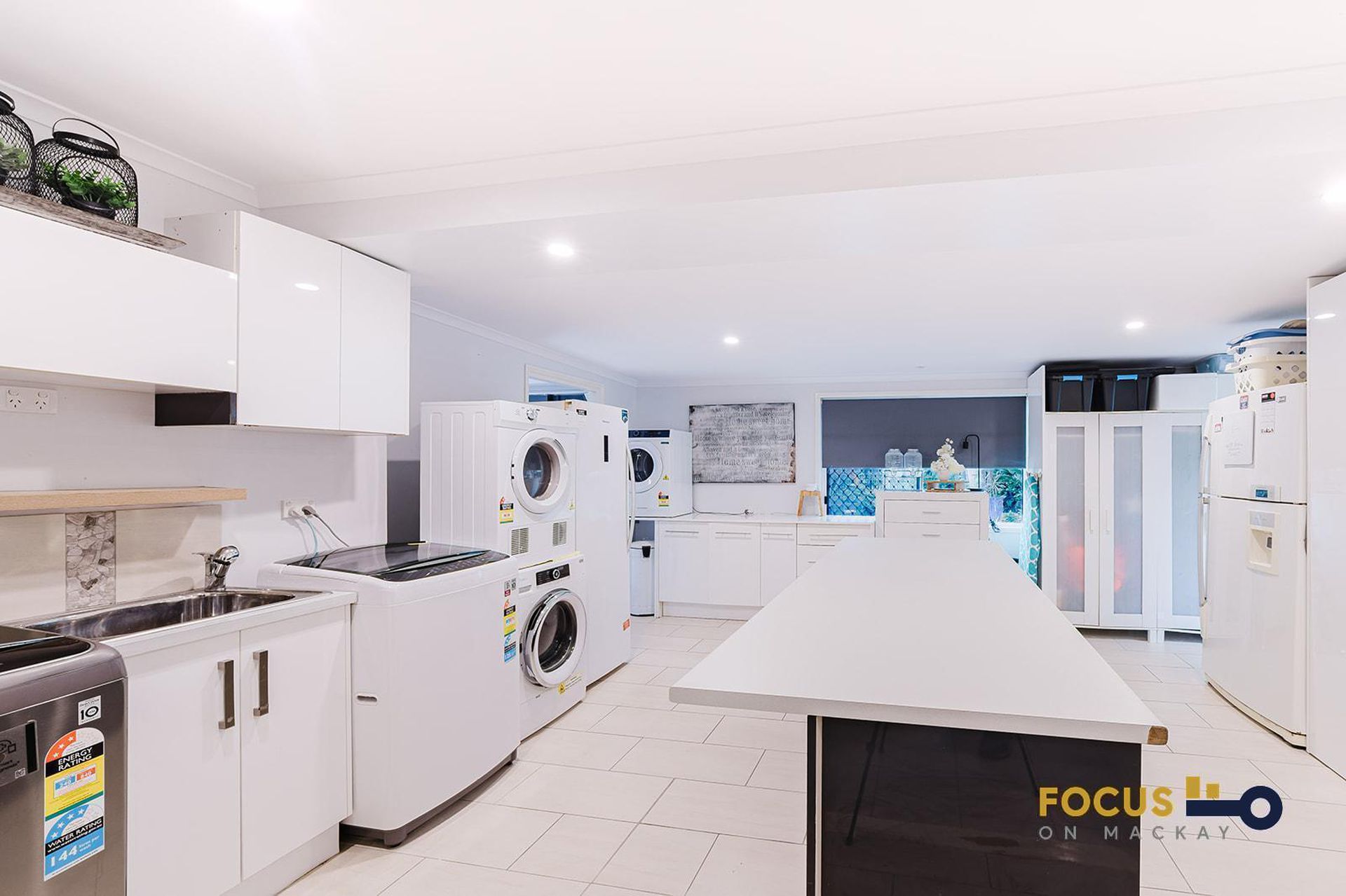 220 Miran Khan Dve, Armstrong Beach