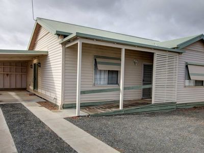 2 / 7 Gardenia Street, Horsham