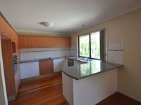 3 / 9 Pamela Place, Kenmore Hills