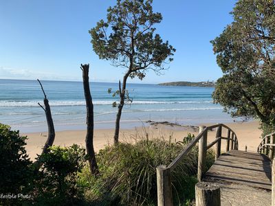 27 Admiralty Drive, Safety Beach