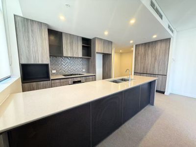 3402 / 5 Gadigal Avenue, Waterloo