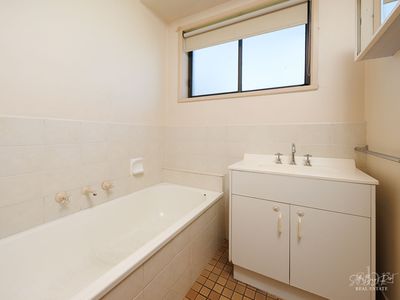 8 WIRILDA CLOSE, Wodonga
