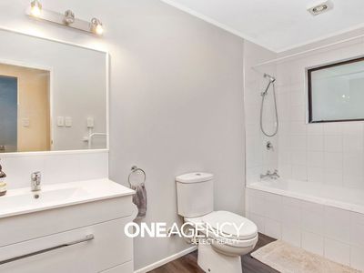 27 a Shackle Lane, Whitby