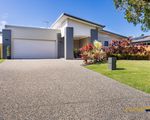 House / 6 Pavillion Court, Glenella