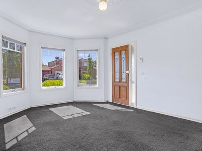 7 Leichardt Cres, Reservoir