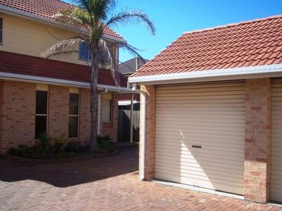 10 / 3 Commerce Drive, Warilla