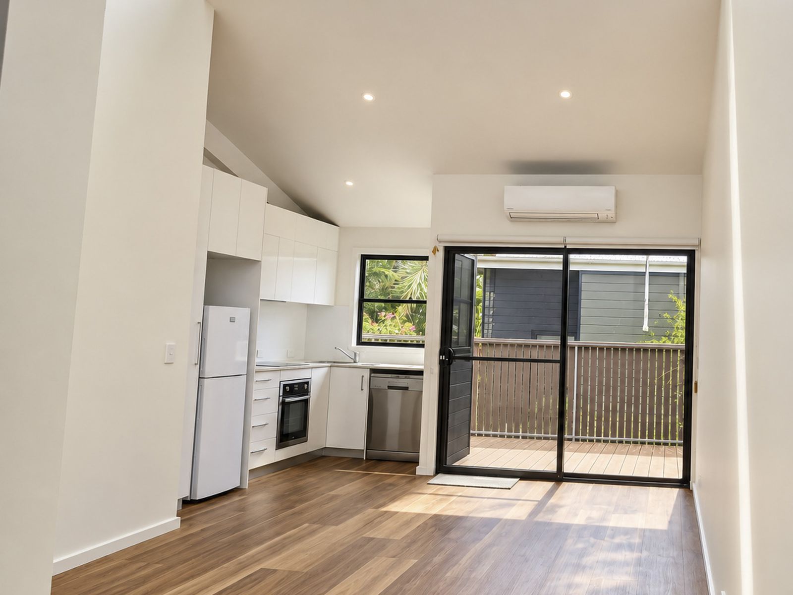 9 / 51 Rajah Road, Ocean Shores