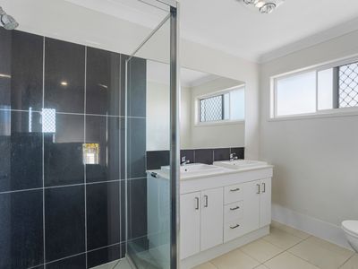 15 McAllisters Crescent, Coomera