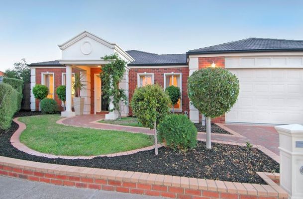 10 Skene Court, Greenvale