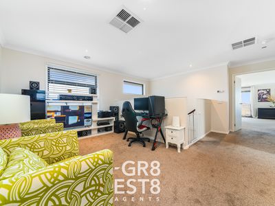 39 Aquatic Drive, Cranbourne West