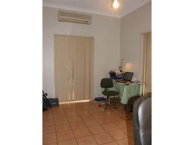 4 / 6 Nardoo Loop, Newman