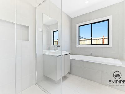 127 Yeungroon Blvd, Clyde North