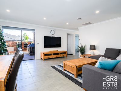 26 MAYFLOWER DRIVE, Cranbourne West