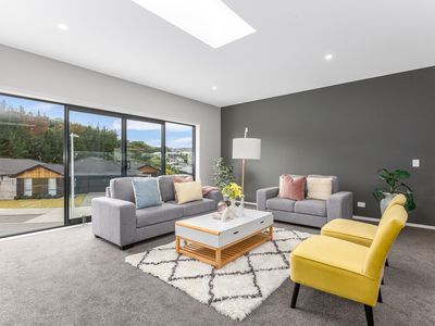 8 Tradewinds Drive, Whitby