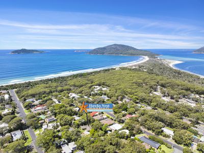 2 East Close, Hawks Nest