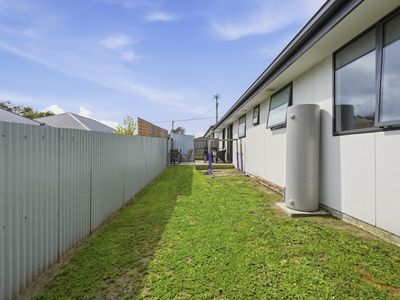 2 / 43 Adelaide Street, George Town