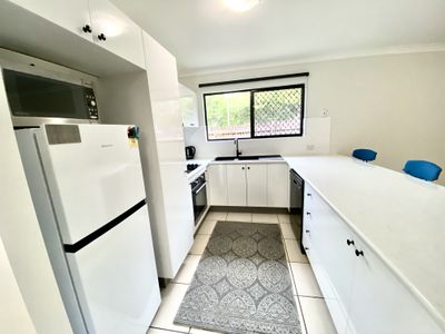 3 Lyndon Close, Bentley Park