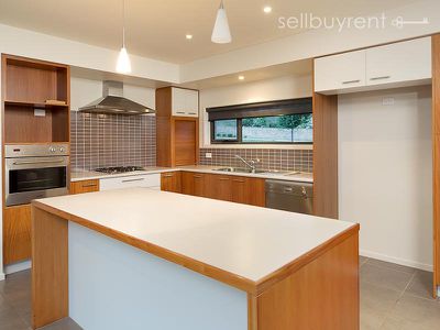 56 BALLARA DRIVE, Wodonga